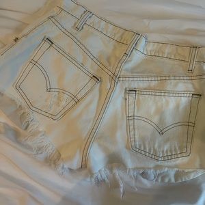 Vintage Levi off white shorts